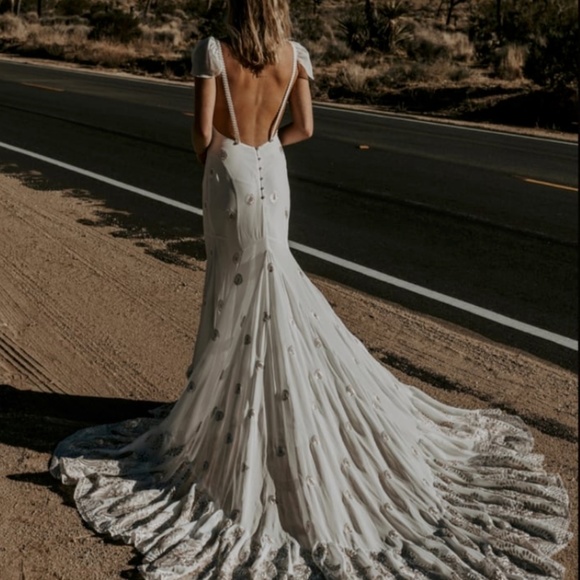 Daughter Of Simone "Stevie" wedding gown - unworn/unaltered - Picture 2 of 12